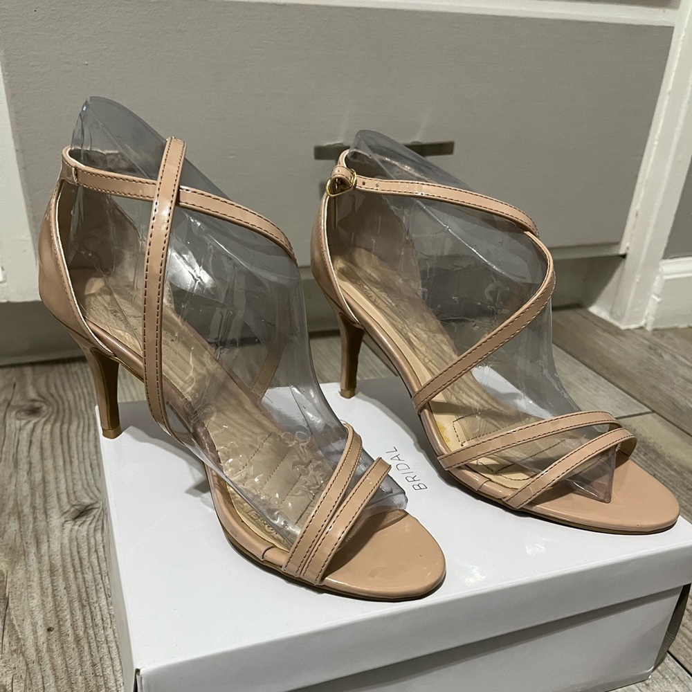 David’s Bridal Heeled Shoes; Color: Nude: Size: 8